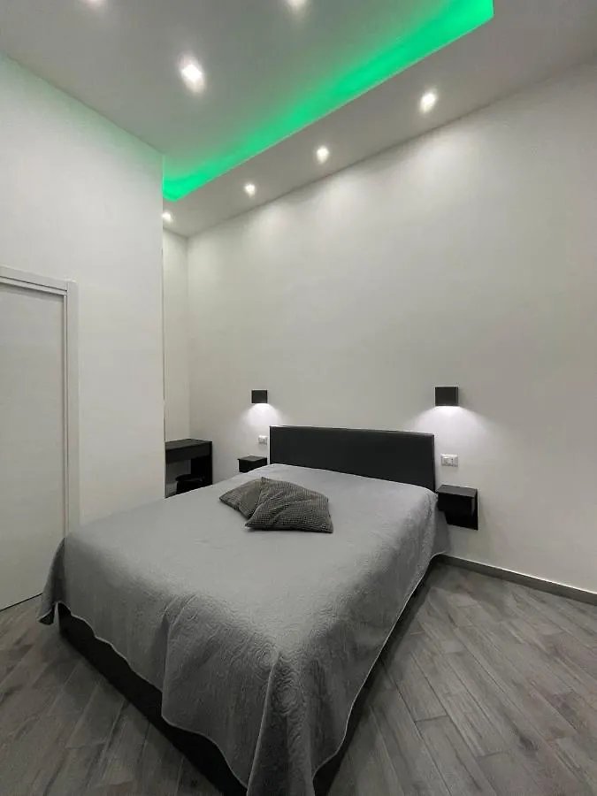 Isabel Home Napoli